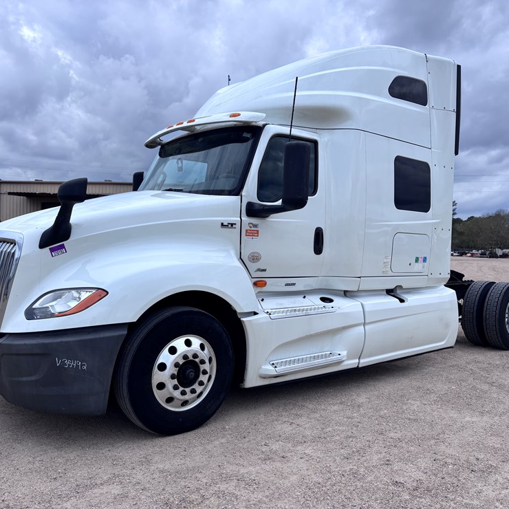 2020 INTERNATIONAL LT