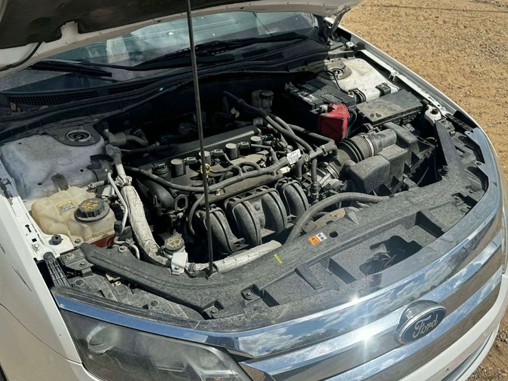 2012-ford-fusion-sel-fwd-4d-sedan-2.5-4cyl.-gasoline-(172,726-miles)-image-12