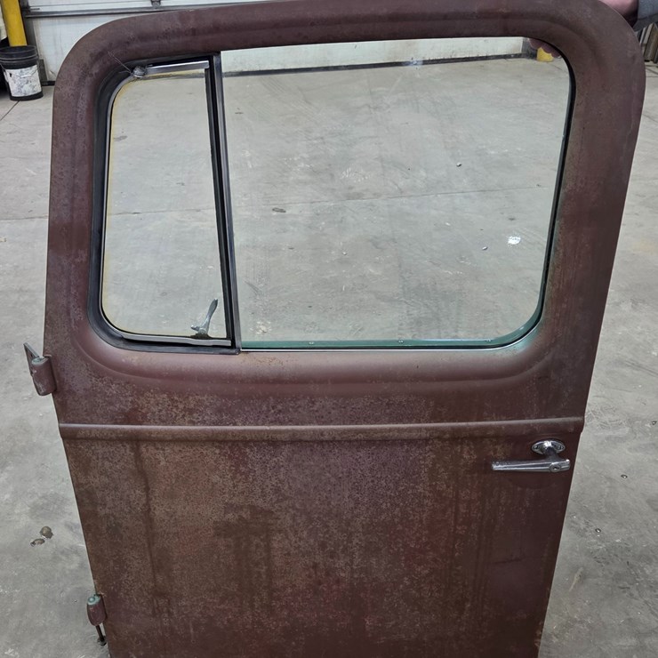 #4272 • L Model Mack Drivers Side Door