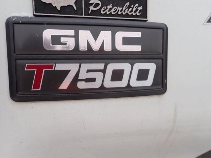 2002-gmc-7500-image-9