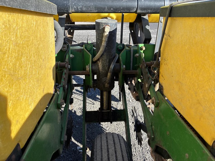 john-deere-7200-image-61