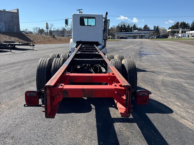 1999-peterbilt-357-image-2