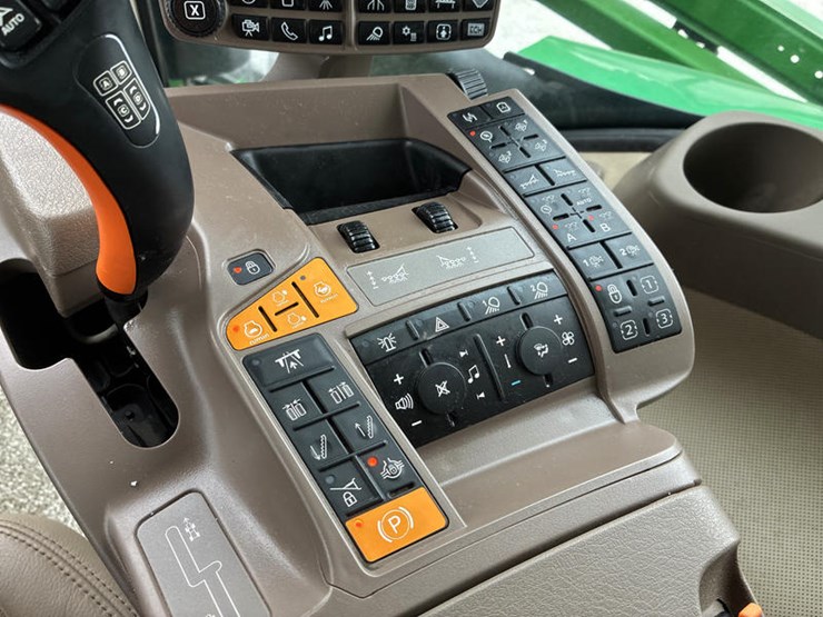 2021-john-deere-r4030-image-88