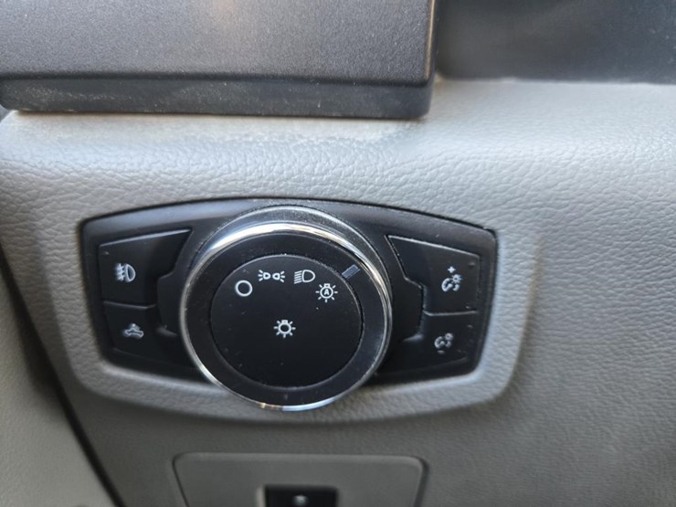 2016-ford-f150-image-28