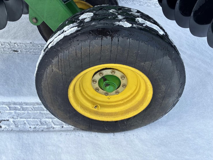 2008-john-deere-637-image-36