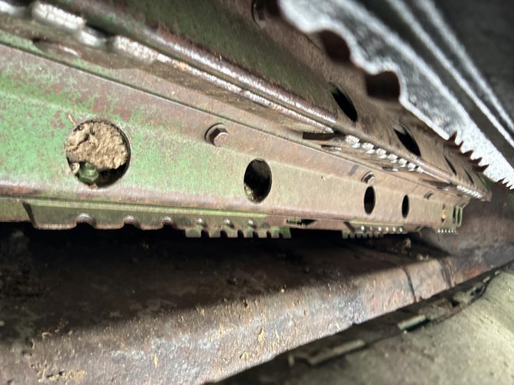 2013-john-deere-s670-image-27