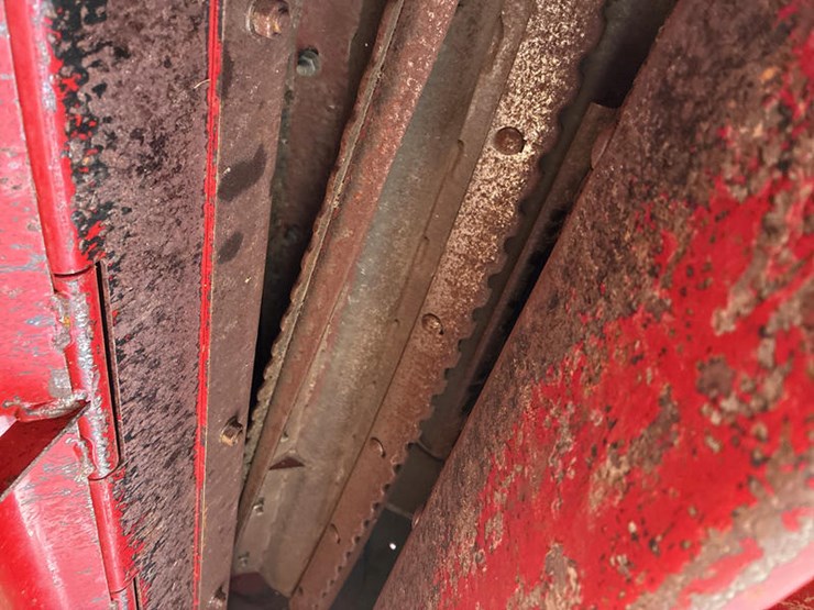 2010-case-ih-8120-image-33