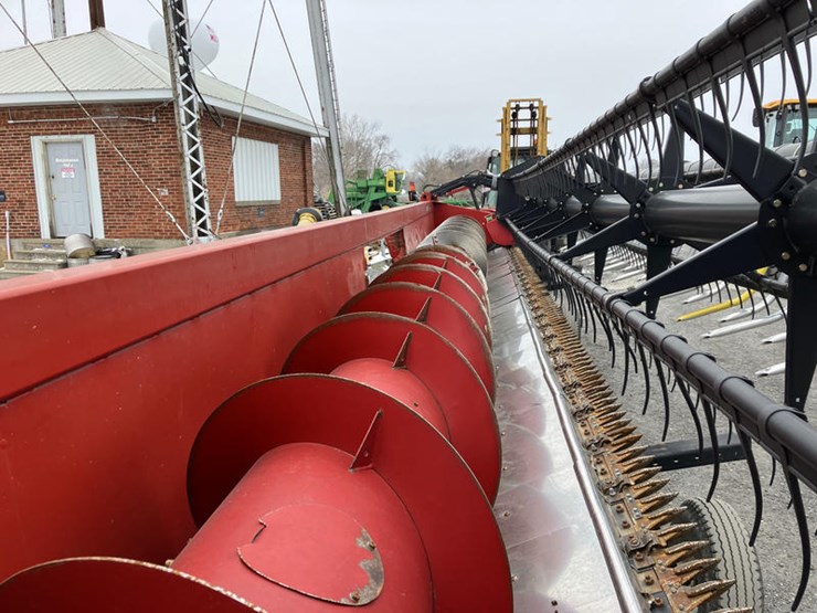 2011-case-ih-3020-image-13