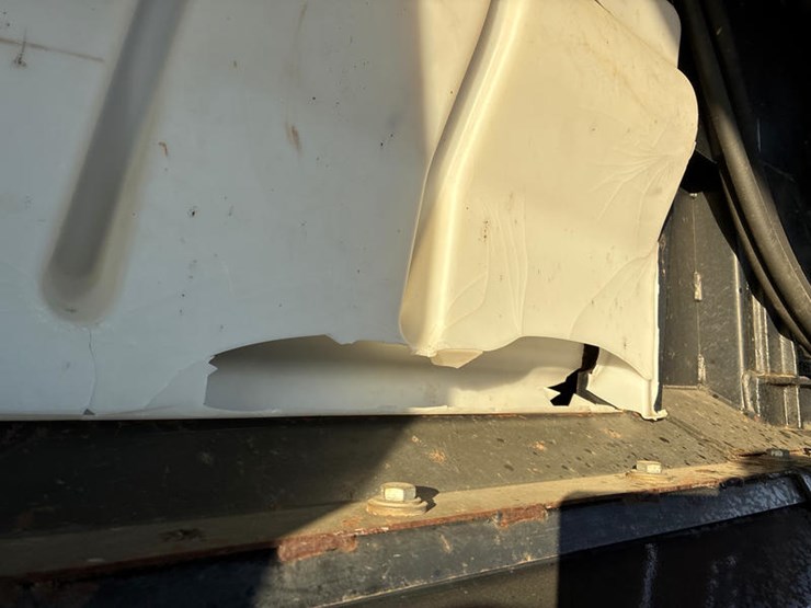 2010-case-ih-8120-image-78