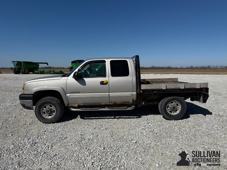 2004-chevrolet-2500hd-image-8