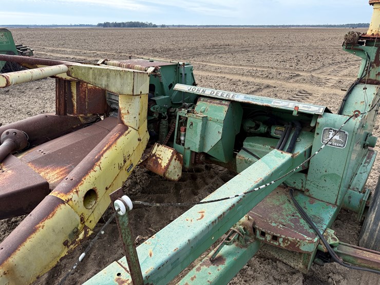 john-deere-3950-image-9