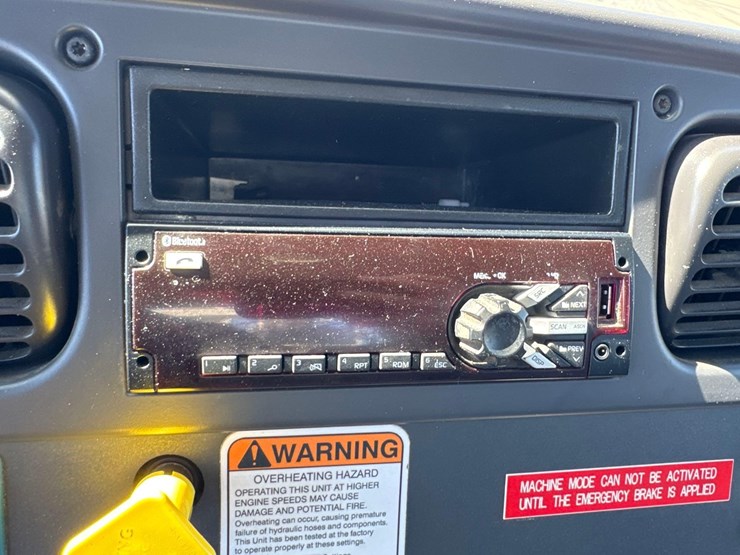 2017-freightliner-m2-s/a-altec-l42m-bucket-truck-image-34