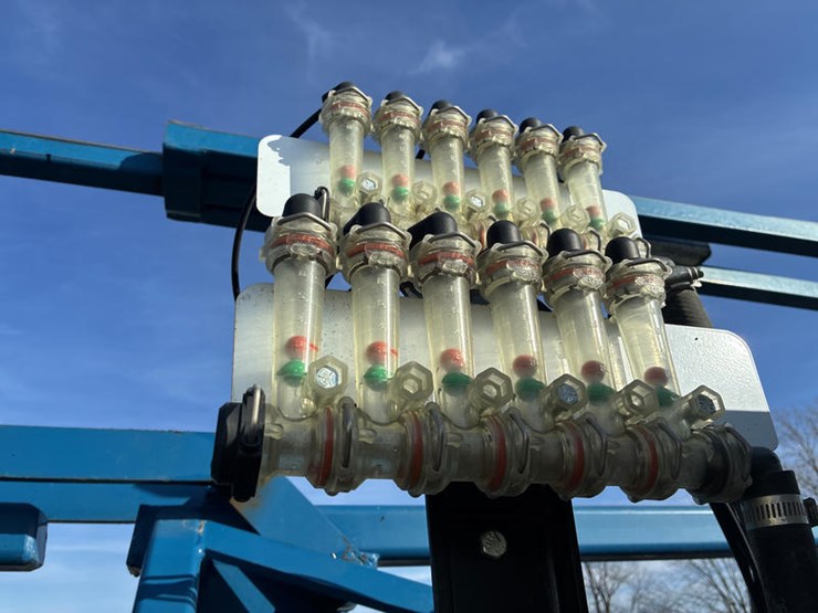 2010-kinze-3600-image-81