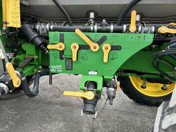 2017-john-deere-r4045-image-31