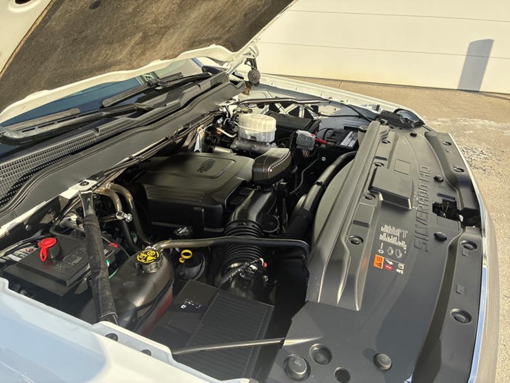 2019-chevrolet-2500-image-40