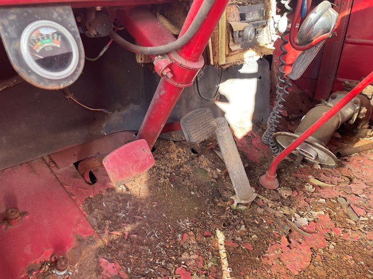 #4206-•-1951-mack-fire-truck-cab-and-chassis,-(no-title)-image-24