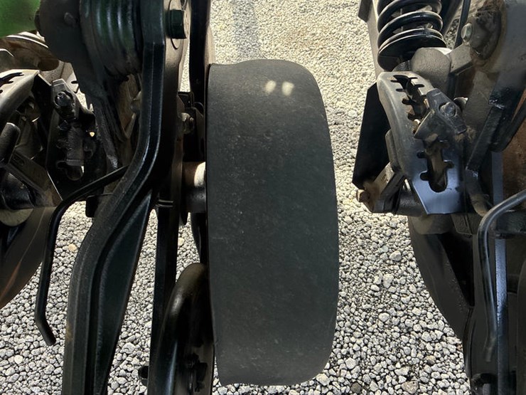 2005-john-deere-1690-image-44