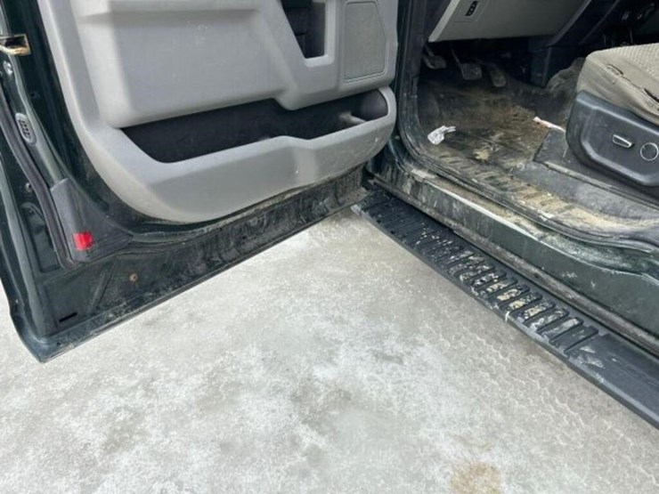 2016-ford-f150-xlt-image-26