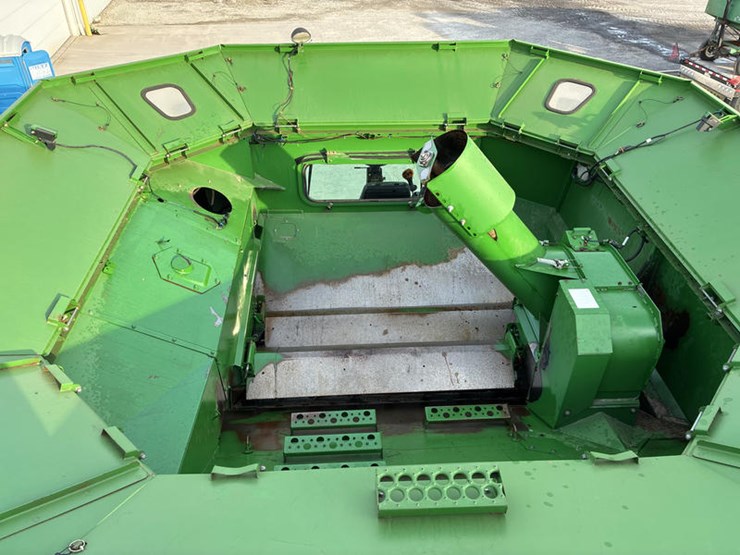 2009-john-deere-9570-sts-image-90