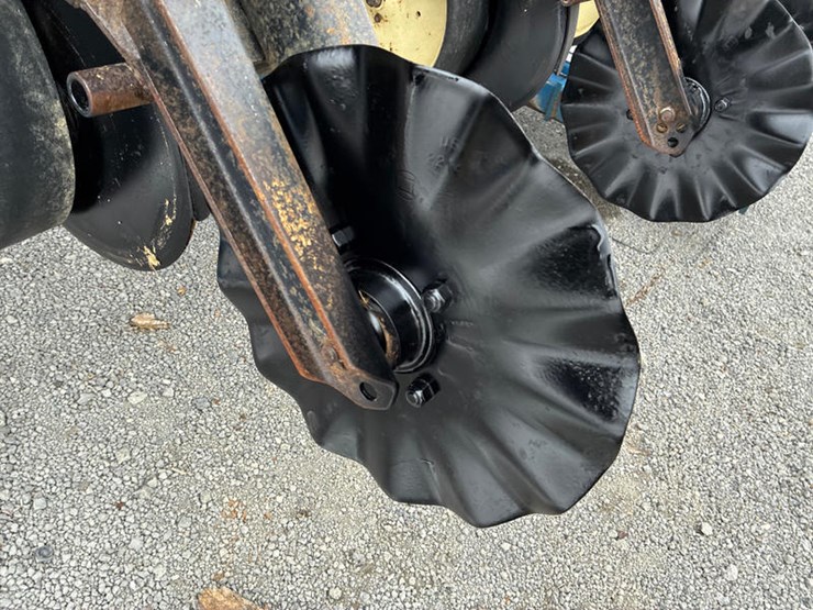 1997-kinze-2600-image-25