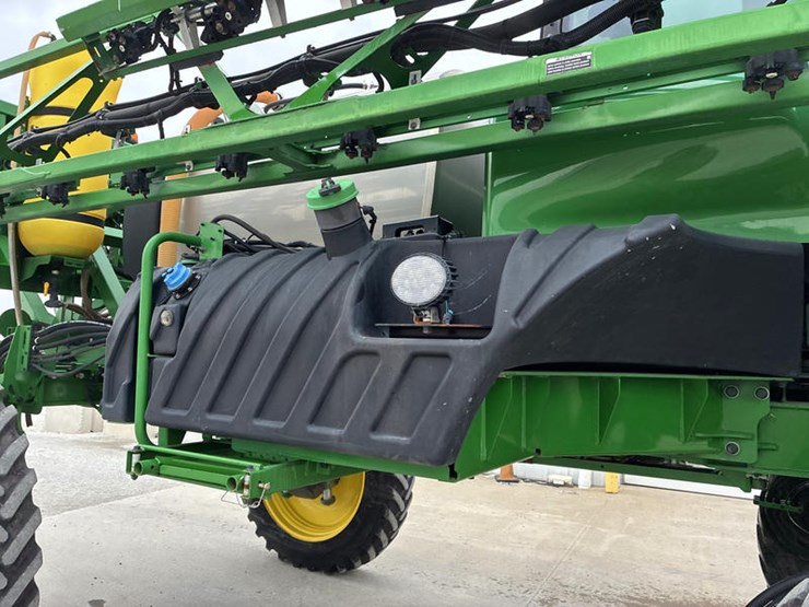 2021-john-deere-r4030-image-22