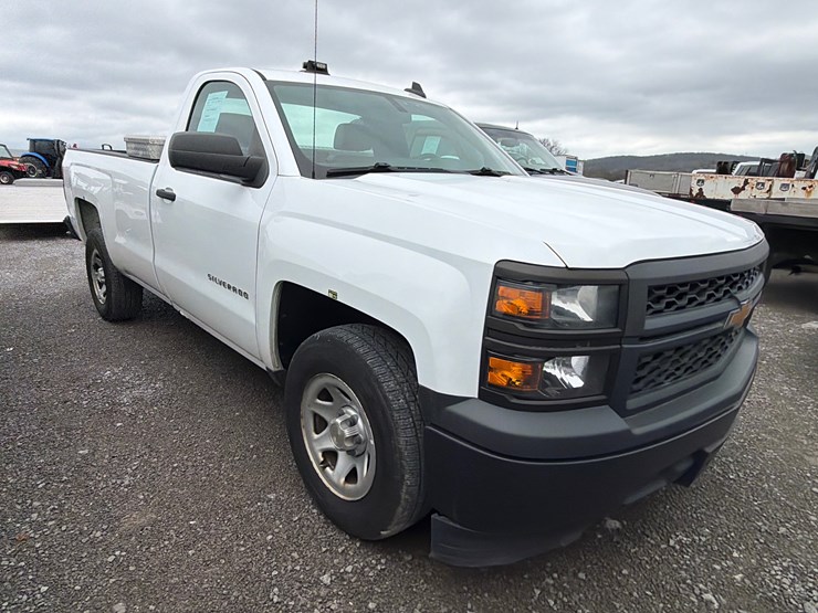 2015-chevrolet-1500-image-3
