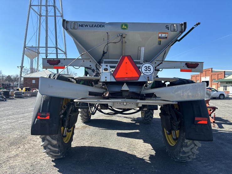 2022-john-deere-600r-image-5