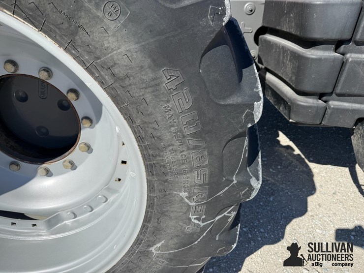 2013-massey-ferguson-8690-image-18