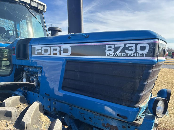 1990-ford-8730-image-13