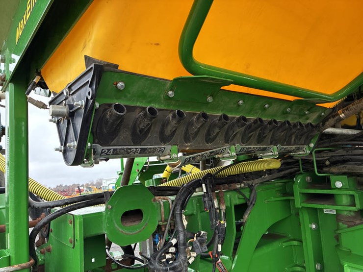 2019-john-deere-1775-image-64