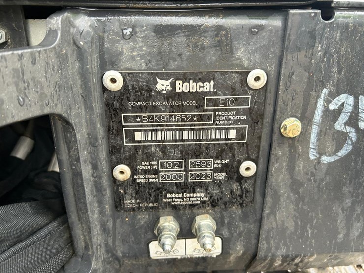 2023-bobcat-e10-image-21