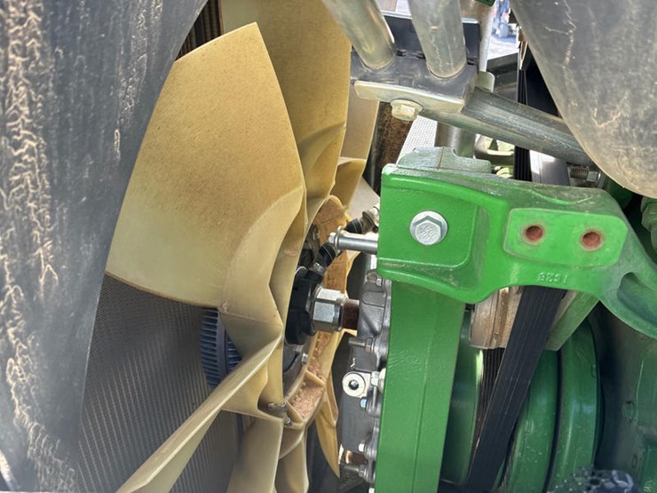 2021-john-deere-8rx-370-image-85