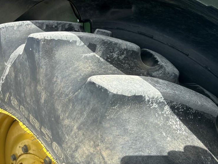 2013-john-deere-8335r-image-54