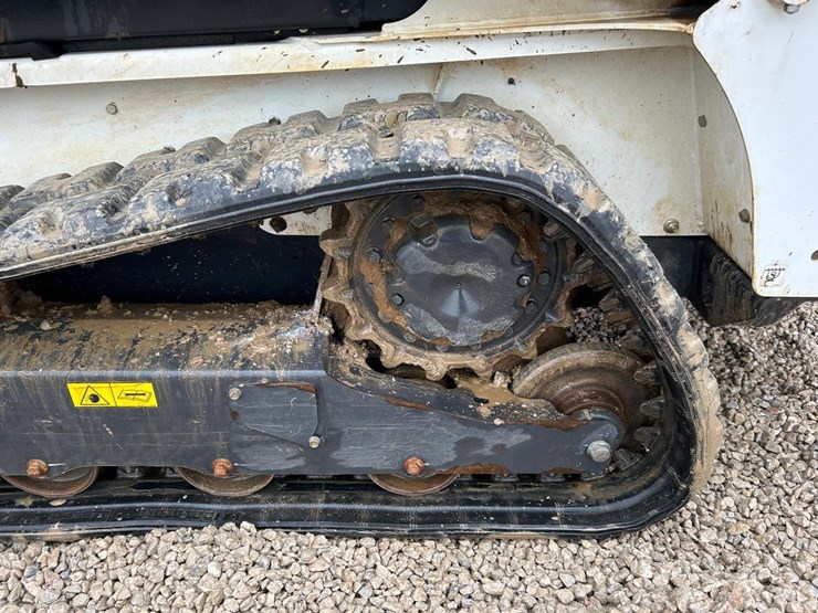 2023-bobcat-t450-image-18