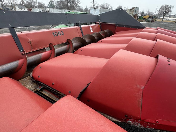 case-ih-1063-image-11