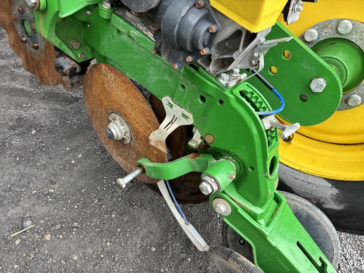 2019-john-deere-1775-image-42