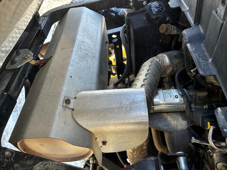 john-deere-gator-image-36