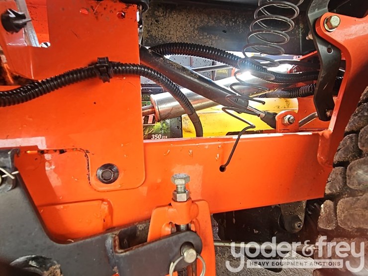 2016-kubota-z125skh-image-20