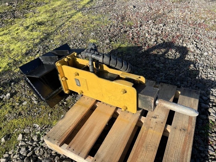 tmg-hb53s-hydraulic-breaker-image-2