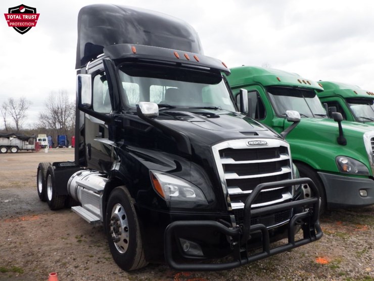 2021-freightliner-cascadia-116-image-3