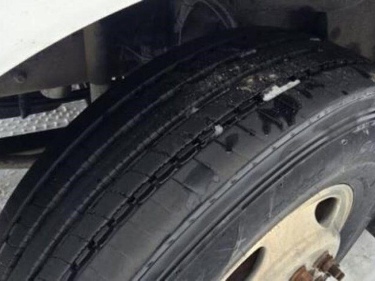 2012-mack-cxu-pinnacle-hiway-tractor---sleeper---h-image-13