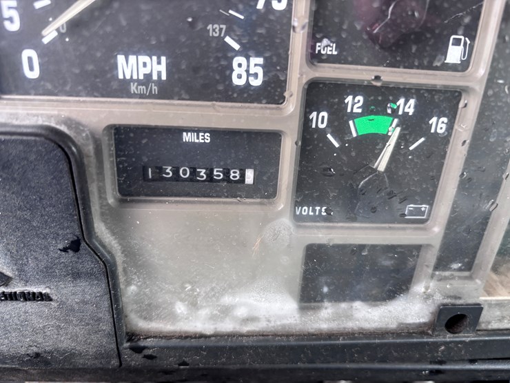 2001-international-4700-image-14