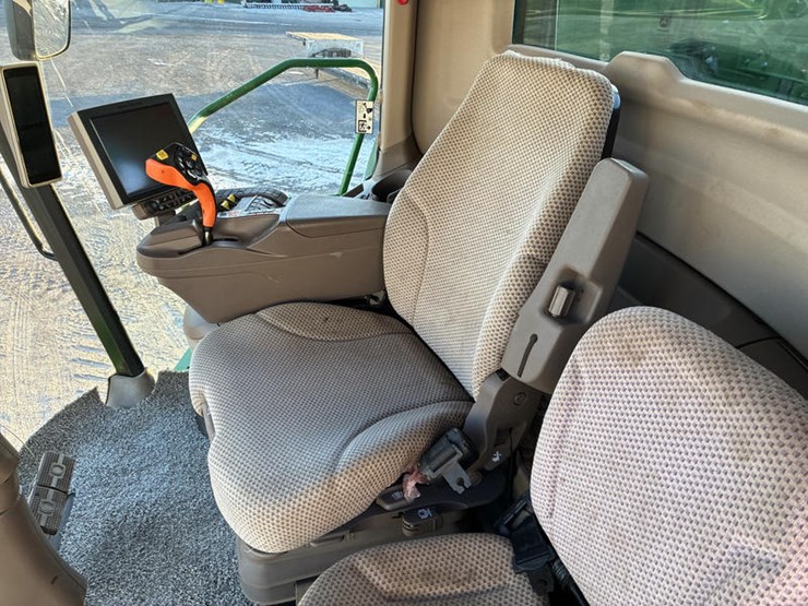 2021-john-deere-s770-image-95