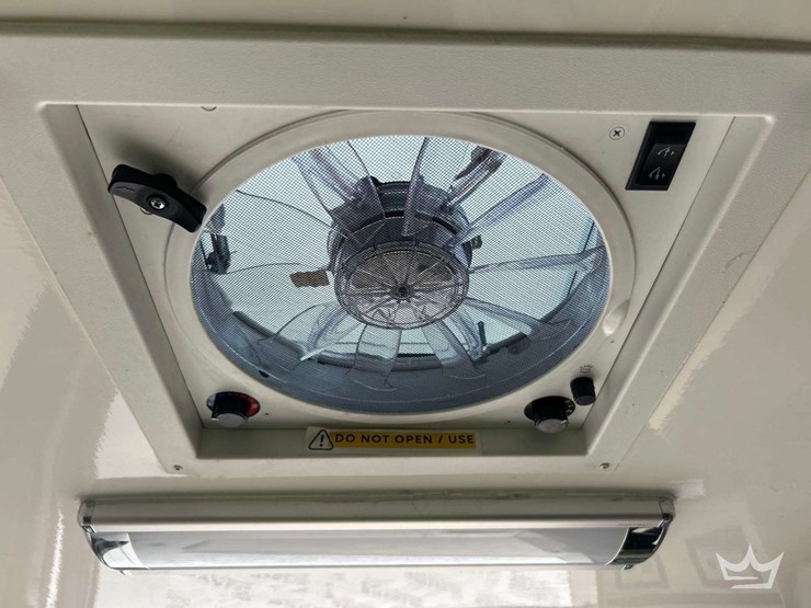 2021-mercedes-benz-sprinter-4500-image-44