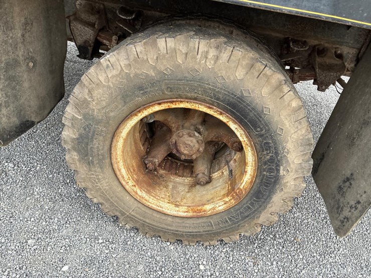 1975-ford-f600-image-25