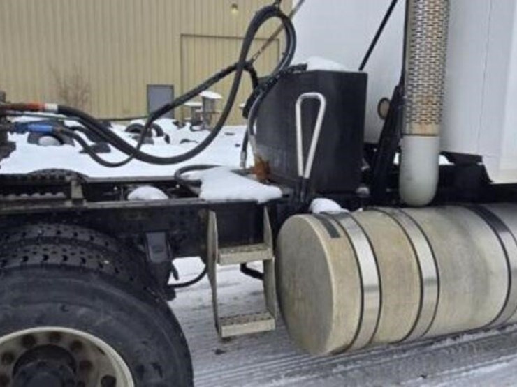 2012-mack-cxu-pinnacle-hiway-tractor---sleeper---h-image-29