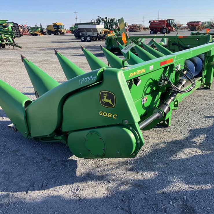 2009 JOHN DEERE 608C