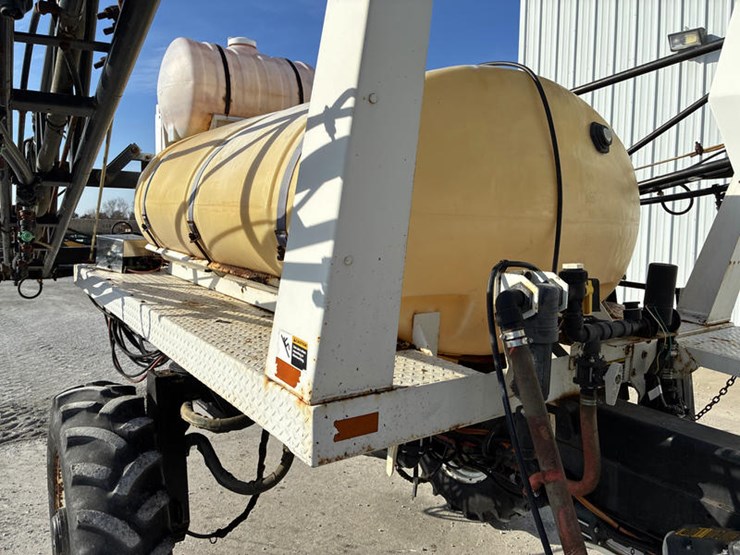 2010-willmar-745-image-21