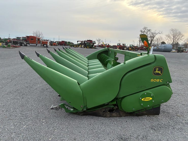 2009-john-deere-608c-image-2