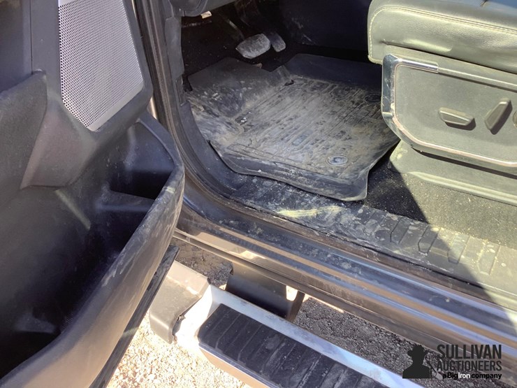 2023-ford-f250-lariat-image-19